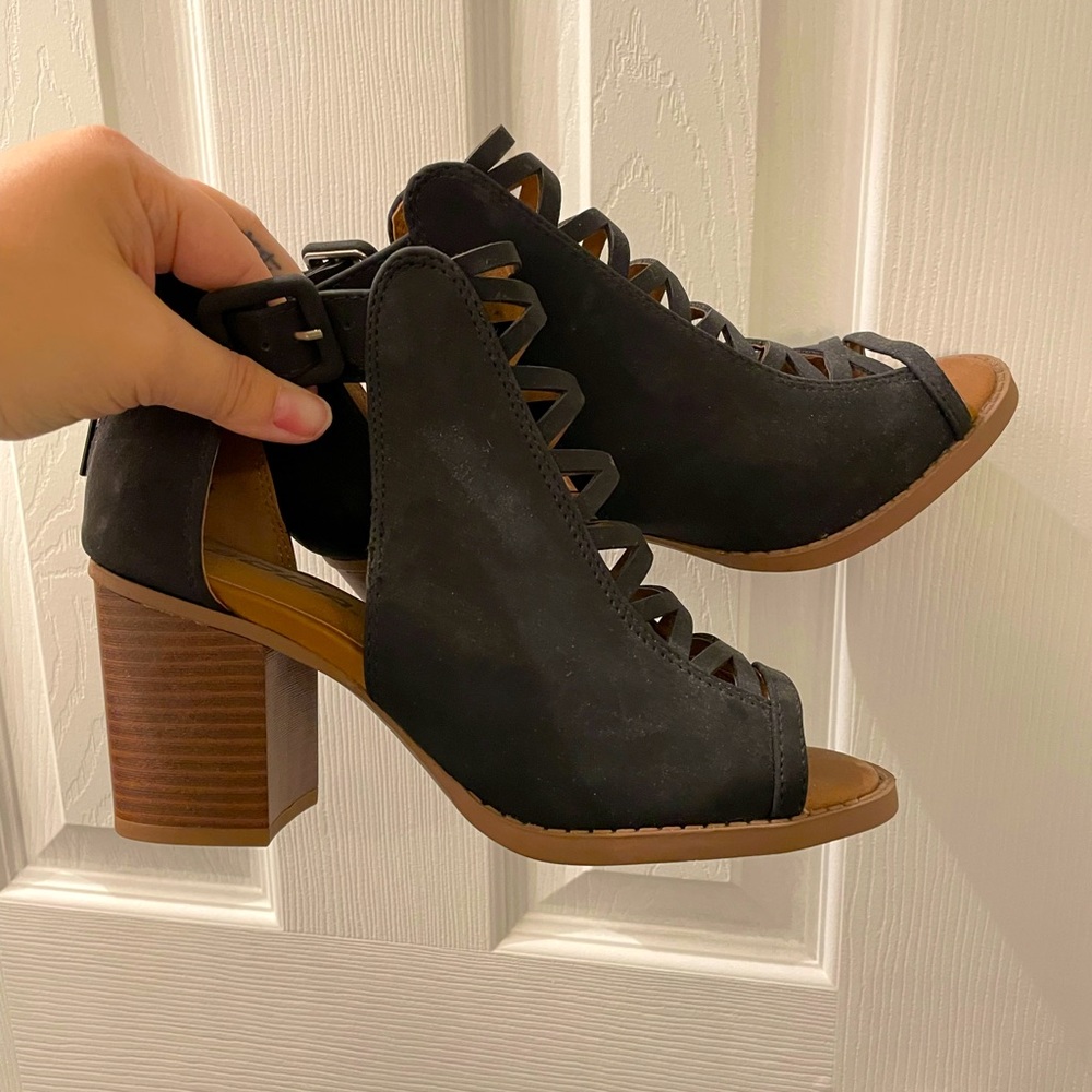 Black chunky heels